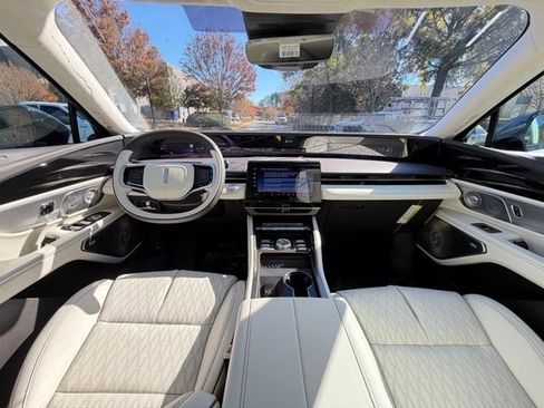 New 2026 Lincoln Nautilus Black Label image 9