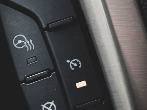 Used 2014 Chevrolet Suburban LTZ image 14