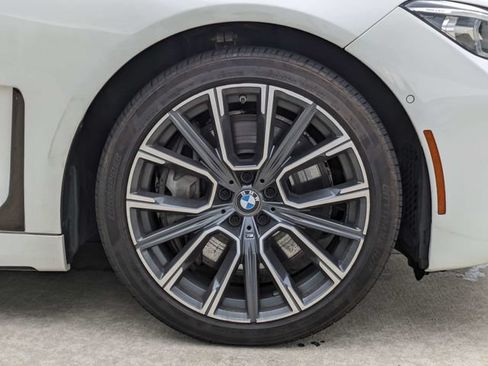 Used 2022 BMW 750i xDrive w/ M Sport Package AWD/4WD image 11