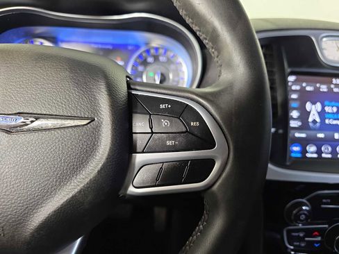 Used 2023 Chrysler 300 Touring image 20