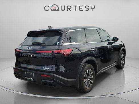 Certified 2025 INFINITI QX60 Pure image 3