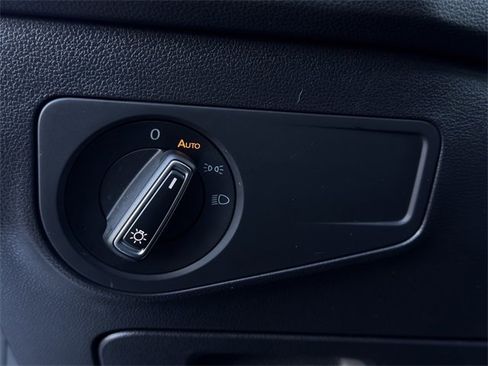 Used 2023 Volkswagen Tiguan SE R-Line image 21