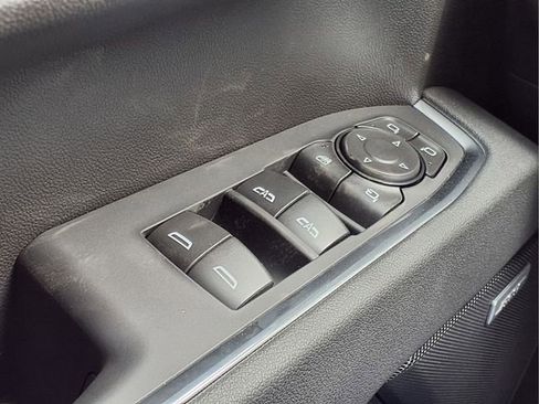 New 2026 GMC Sierra 1500 SLT image 16