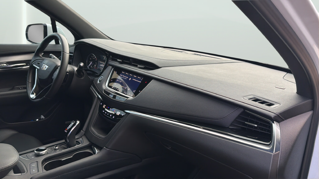 Used 2024 Cadillac XT6 Luxury FWD image 32