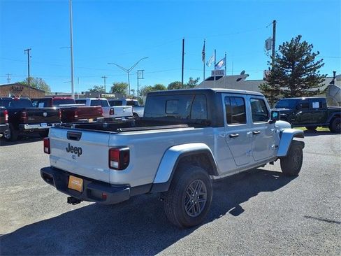 Certified 2024 Jeep Gladiator Sport image 22