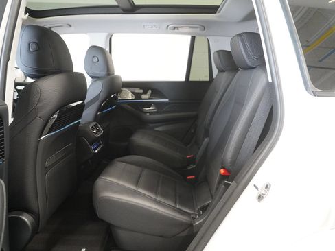 Used 2024 Mercedes-Benz GLS 580 4MATIC image 13