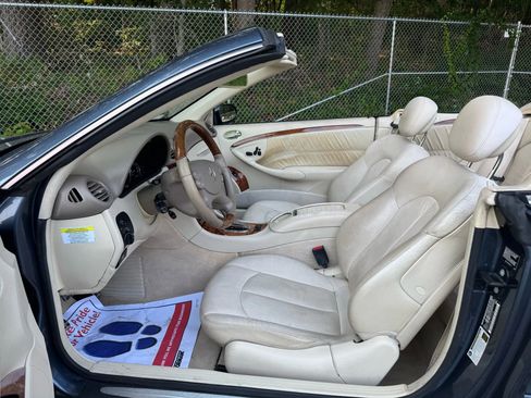 Used 2007 Mercedes-Benz CLK 350 Cabriolet image 18