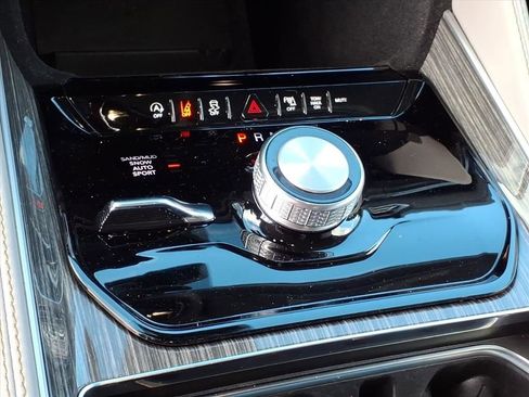Used 2022 Jeep Wagoneer Series II AWD/4WD image 22