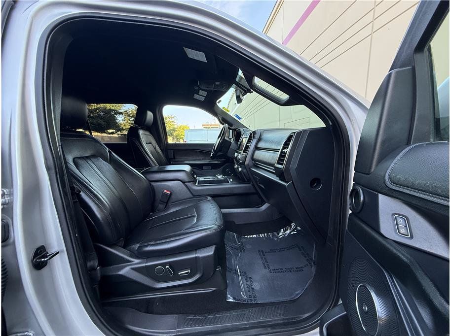 Used 2019 Ford Expedition Limited RWD image 31