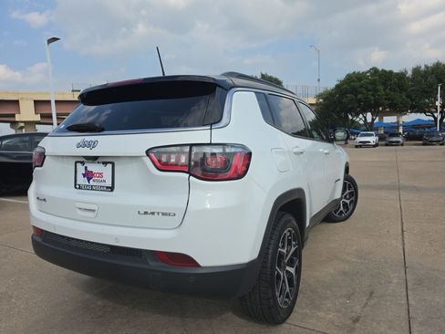 Used 2025 Jeep Compass Limited AWD/4WD image 4