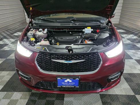 Used 2021 Chrysler Pacifica Limited w/ Uconnect Theater Family Group FWD image 44