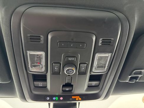 Used 2022 GMC Yukon XL SLT w/ SLT Premium Package AWD/4WD image 39