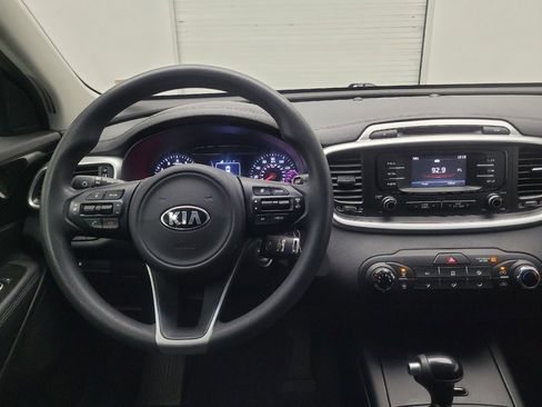 Used 2017 Kia Sorento LX image 22