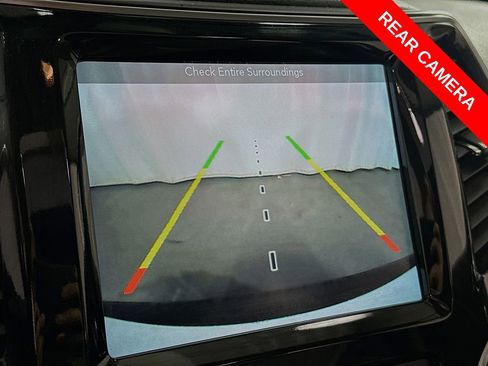 Used 2019 Jeep Cherokee Limited FWD image 14