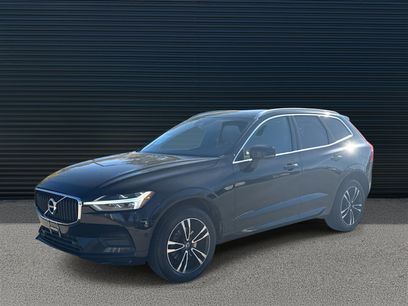 Used 2019 Volvo XC60 T5 Momentum w/ Premium Package