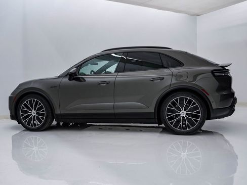 New 2026 Porsche Macan 4 Electric image 2