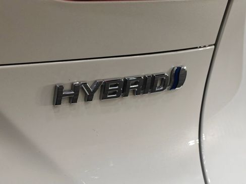 Used 2022 Toyota Venza LE image 47