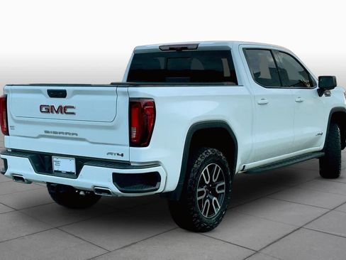 Used 2025 GMC Sierra 1500 AT4 w/ AT4 Premium Package AWD/4WD image 12