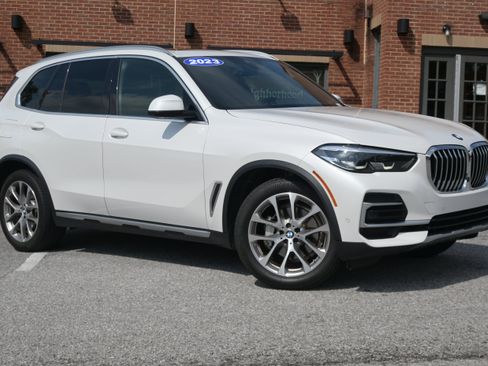 Used 2023 BMW X5 xDrive40i w/ Premium Package AWD/4WD image 2