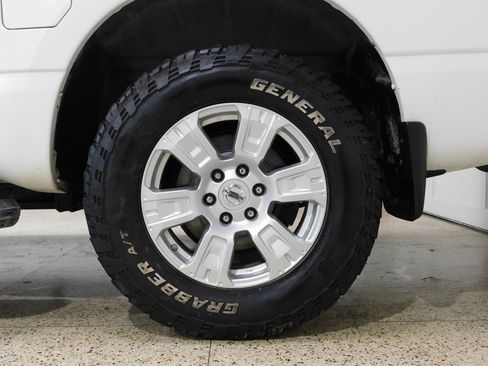 Used 2017 Nissan Titan SV image 97