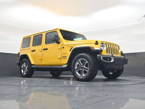 Used 2020 Jeep Wrangler Unlimited Sahara w/ Cold Weather Group AWD/4WD image 13