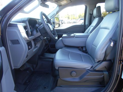 Used 2024 Ford F350 XL w/ XL Chrome Package AWD/4WD image 2