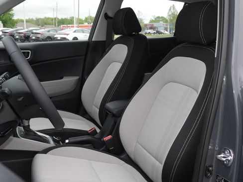 New 2026 Hyundai Venue SEL FWD image 31