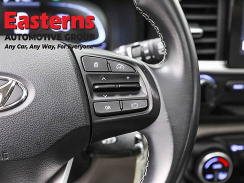 Used 2023 Hyundai Venue SEL w/ Cargo Package image 16