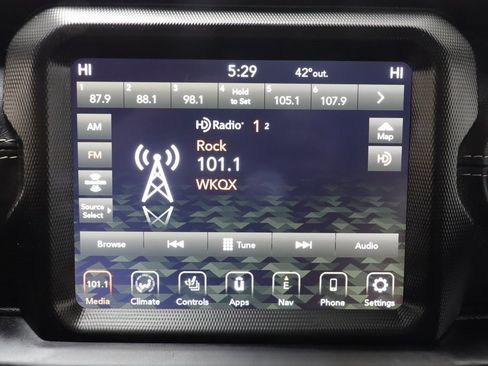 Used 2023 Jeep Wrangler Unlimited Sahara w/ Dual Top Group image 9