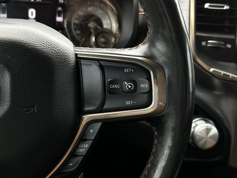 Used 2019 RAM 1500 Limited w/ Body Color Bumper Group AWD/4WD image 17
