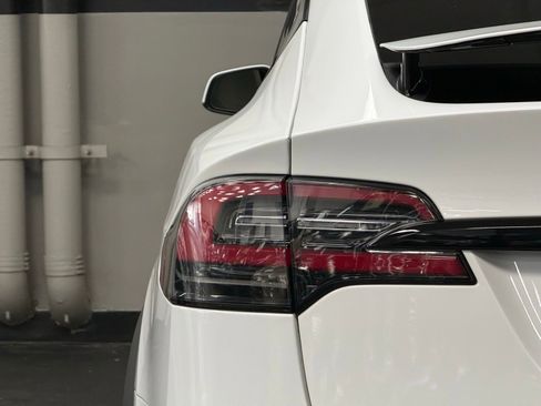 Used 2022 Tesla Model X Plaid AWD/4WD image 12