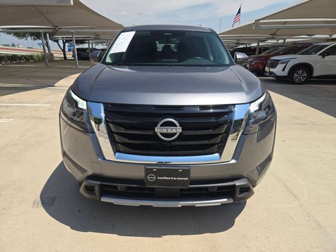 Certified 2025 Nissan Pathfinder SL AWD/4WD image 8