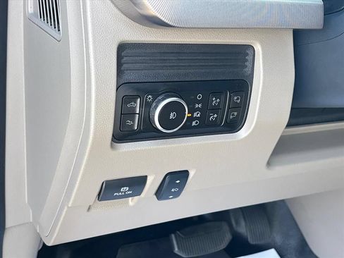 Used 2025 Ford F250 Platinum w/ Platinum Plus Package AWD/4WD image 29