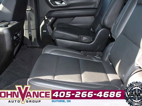 Used 2021 Chevrolet Suburban LT w/ LT Signature Package image 24