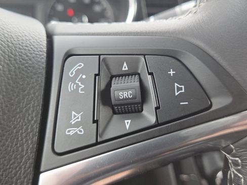Used 2022 Buick Encore Preferred AWD/4WD image 5