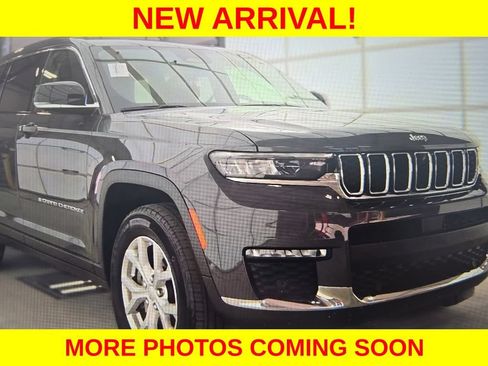 Used 2023 Jeep Grand Cherokee L Limited w/ Luxury Tech Group II AWD/4WD image 16