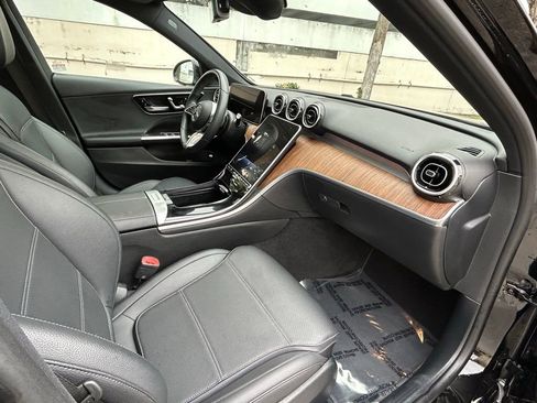 Used 2025 Mercedes-Benz C 300 4MATIC Sedan image 35