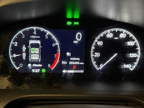 Used 2025 Honda HR-V EX-L image 10