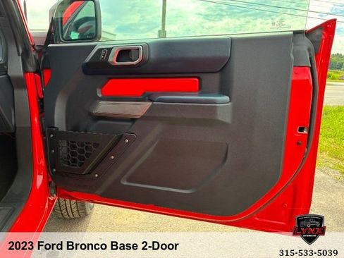 Used 2023 Ford Bronco 2-Door AWD/4WD image 31