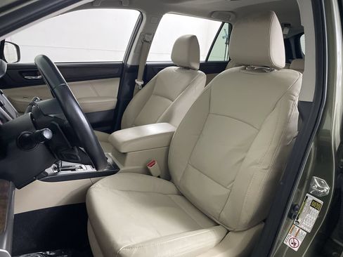 Used 2018 Subaru Outback 2.5i Limited w/ Popular Package #2 AWD/4WD image 12