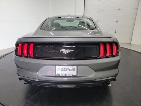Used 2022 Ford Mustang Premium RWD image 8