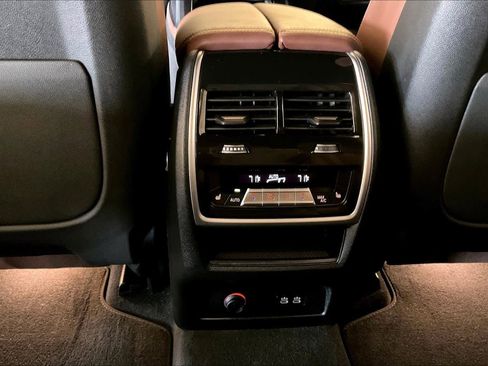 Used 2025 BMW X7 xDrive40i w/ M Sport Package image 33