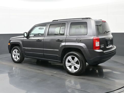 Used 2017 Jeep Patriot Sport image 5