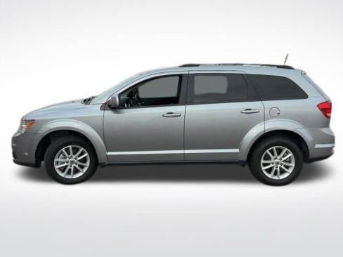 Used 2019 Dodge Journey SE w/ Premium Group FWD image 3