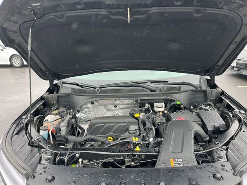 Used 2025 Chevrolet Trax LT w/ LT Convenience Package image 31