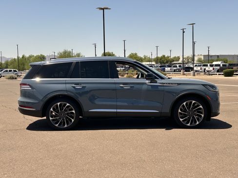 Used 2025 Lincoln Aviator Reserve w/ Equipment Group 201A AWD/4WD image 6