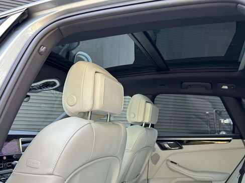 Certified 2025 Porsche Macan S image 15