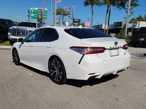 Used 2020 Toyota Camry SE FWD image 7