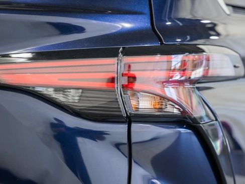 New 2026 Toyota Sienna Platinum AWD/4WD image 7