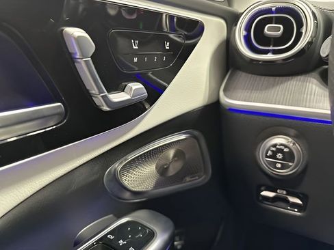 Used 2025 Mercedes-Benz C 300 4MATIC Sedan image 16